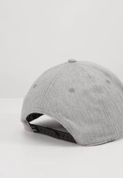 Quiksilver Decades - Pet - Light Grey Heather 10 Quiksilver Decades - Pet - Light Grey Heather -Kleding Verkoop 995b5af665b047679d8a334118cfbe2d